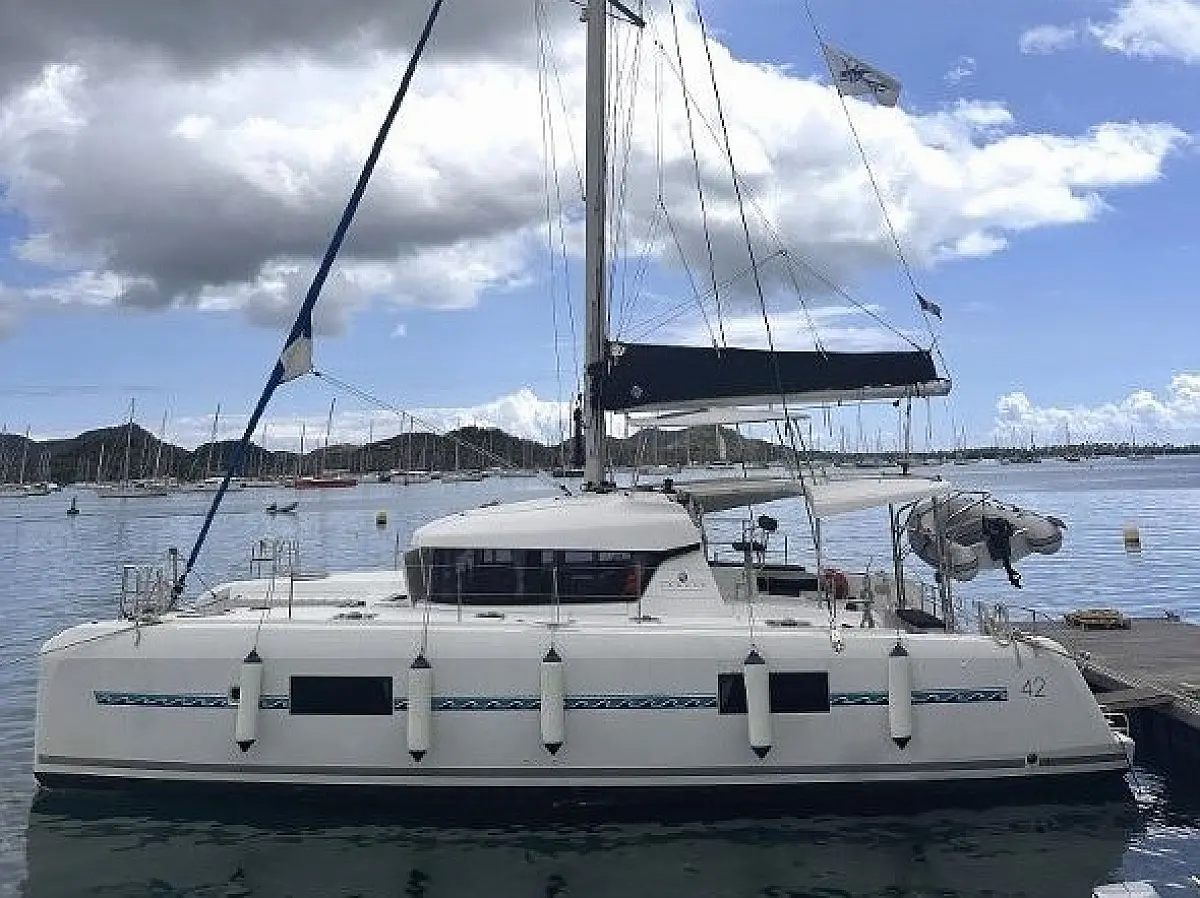 Lagoon 42